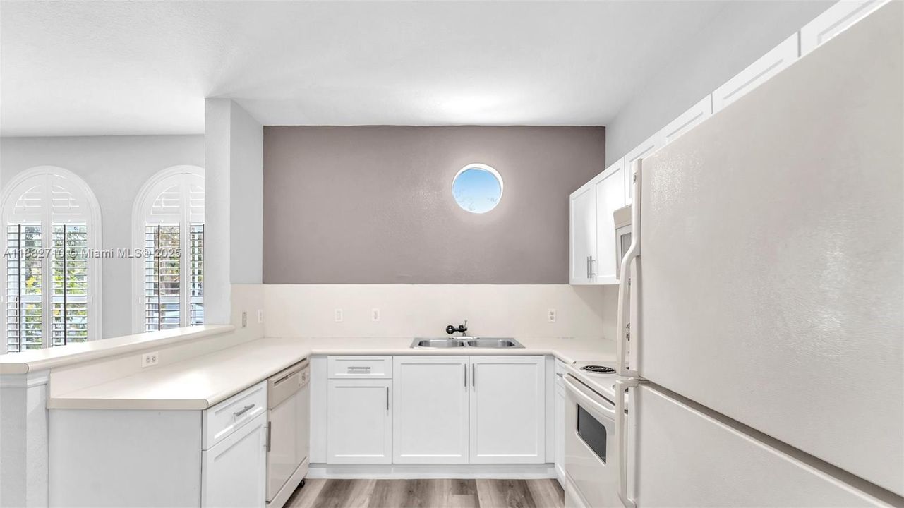 Recently Rented: $2,500 (3 beds, 2 baths, 1340 Square Feet)