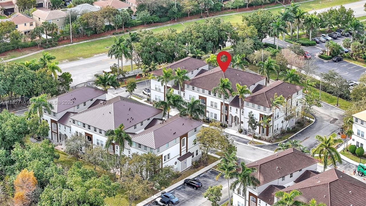 Recently Rented: $2,500 (3 beds, 2 baths, 1340 Square Feet)