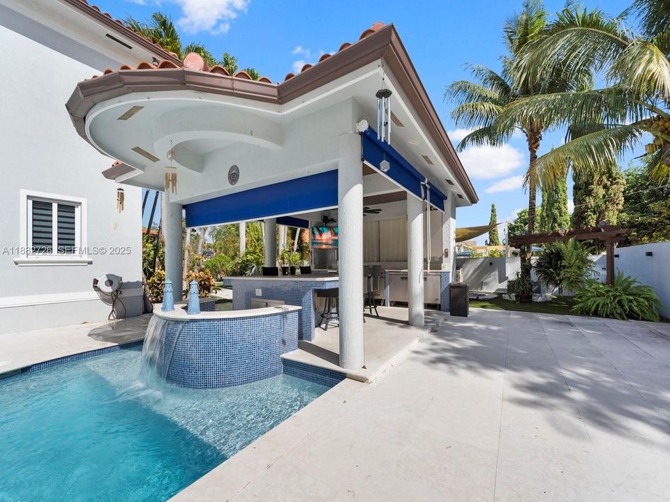 En Venta: $1,700,000 (5 camas, 4 baños, 4933 Pies cuadrados)