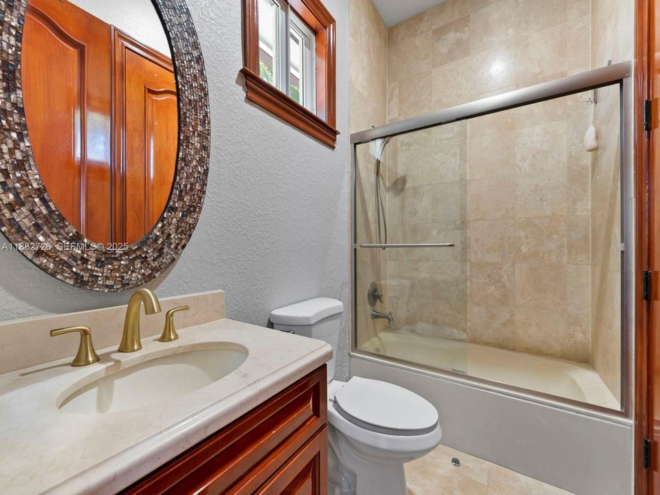 En Venta: $1,700,000 (5 camas, 4 baños, 4933 Pies cuadrados)