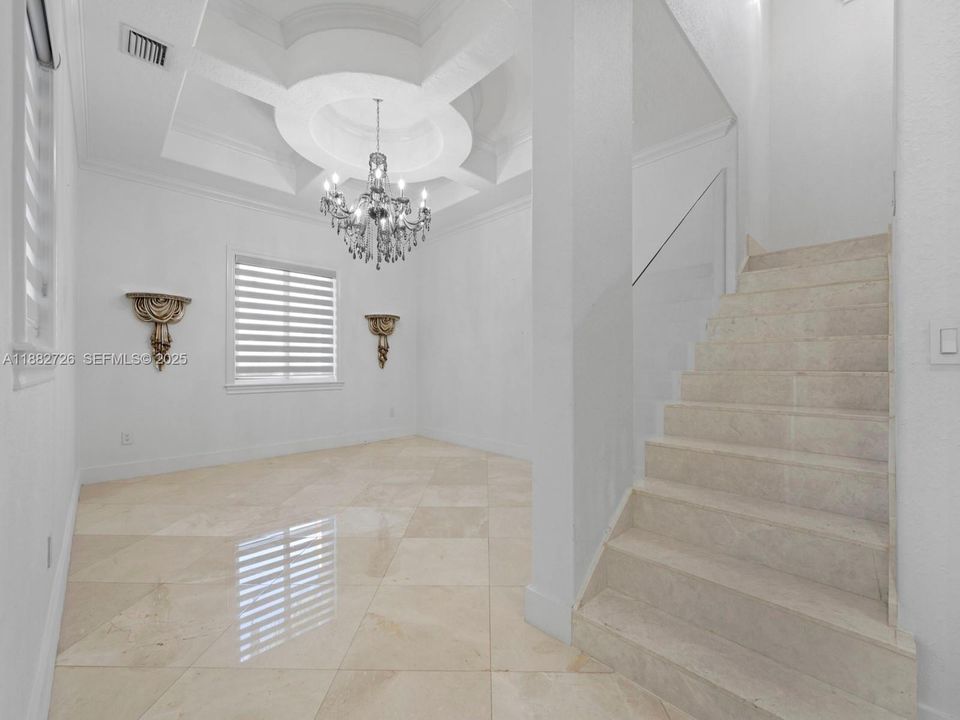 En Venta: $1,700,000 (5 camas, 4 baños, 4933 Pies cuadrados)