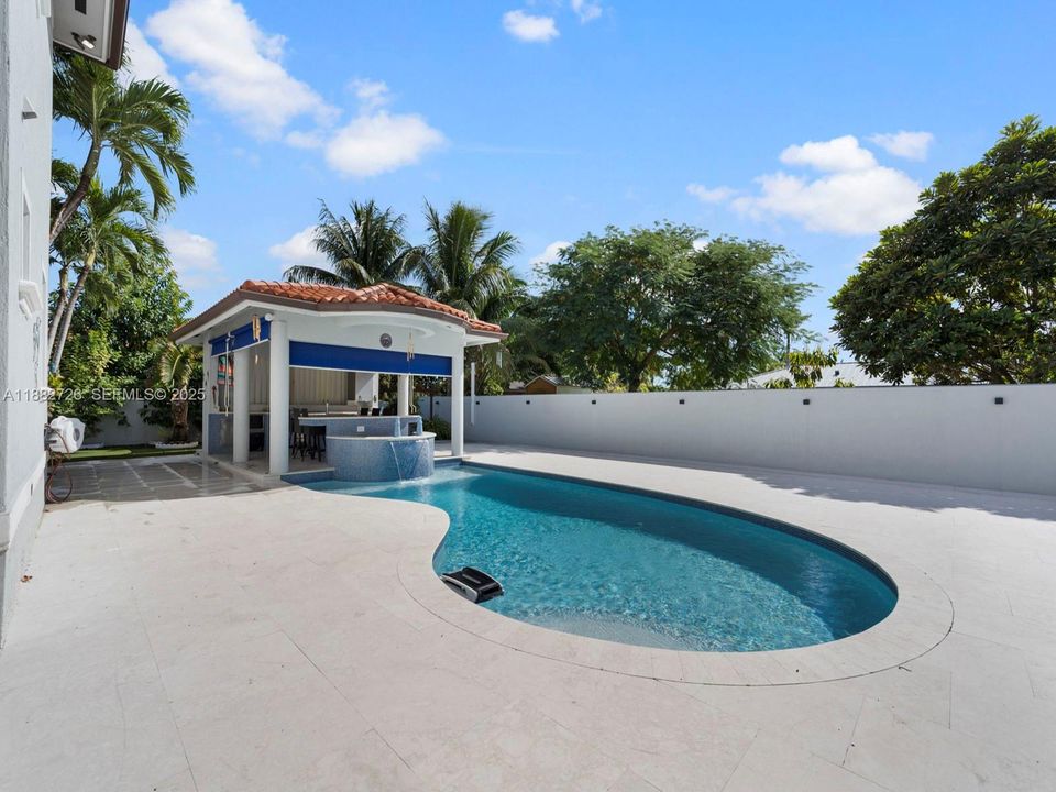 En Venta: $1,700,000 (5 camas, 4 baños, 4933 Pies cuadrados)