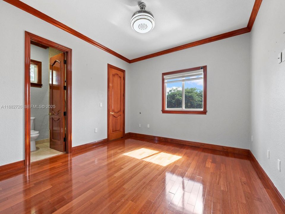 En Venta: $1,700,000 (5 camas, 4 baños, 4933 Pies cuadrados)