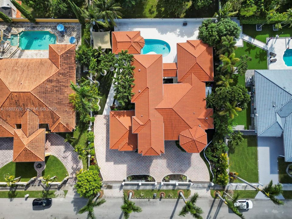 En Venta: $1,700,000 (5 camas, 4 baños, 4933 Pies cuadrados)