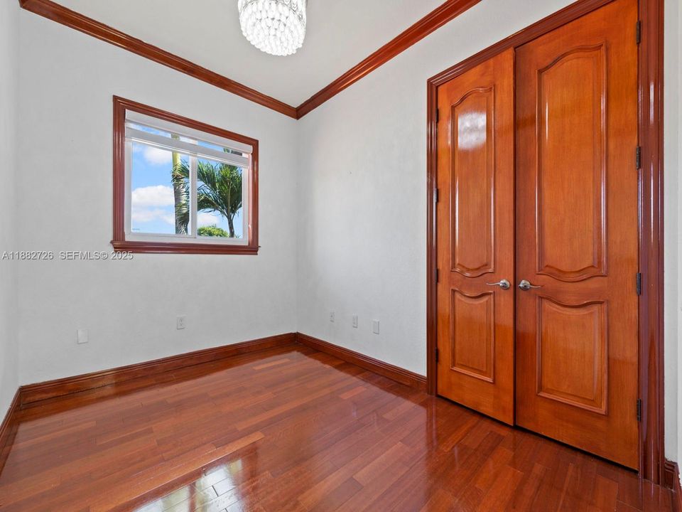 En Venta: $1,700,000 (5 camas, 4 baños, 4933 Pies cuadrados)