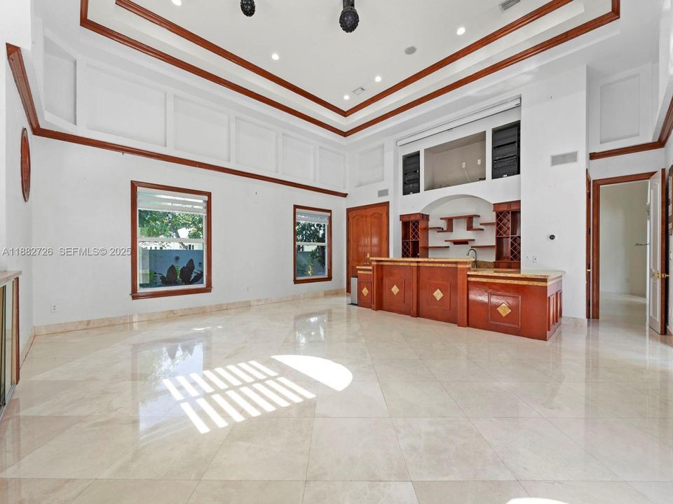 En Venta: $1,700,000 (5 camas, 4 baños, 4933 Pies cuadrados)