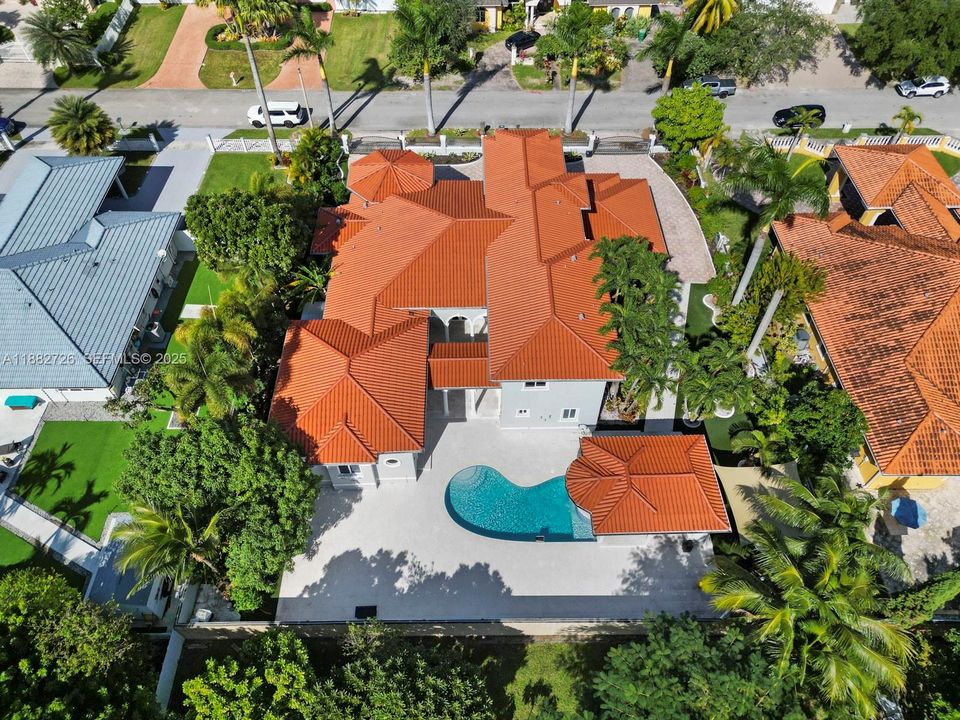 En Venta: $1,700,000 (5 camas, 4 baños, 4933 Pies cuadrados)