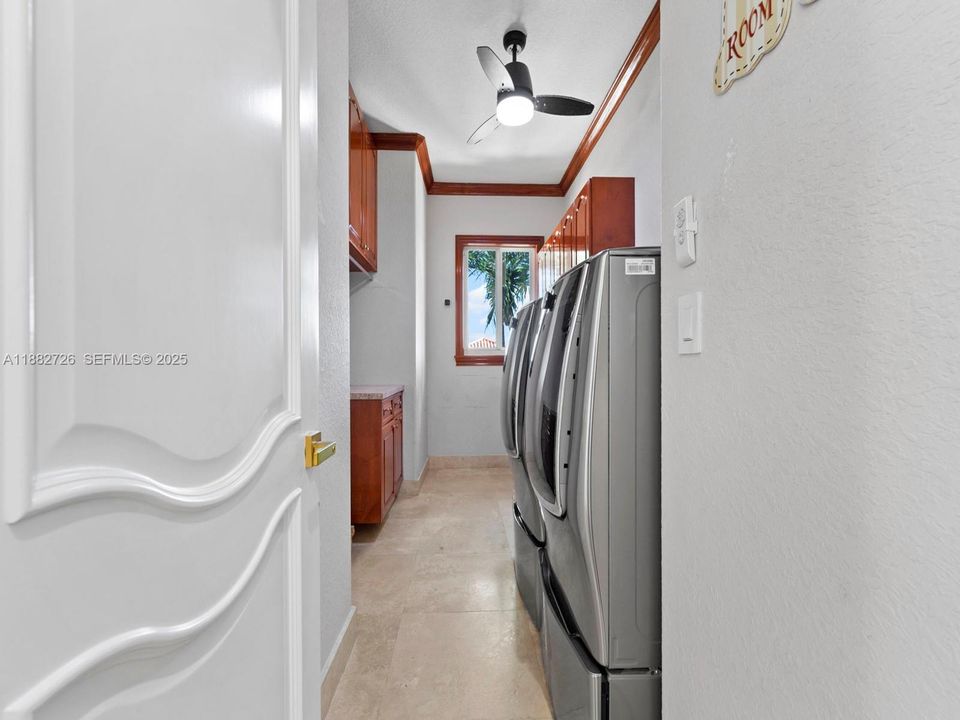 En Venta: $1,700,000 (5 camas, 4 baños, 4933 Pies cuadrados)