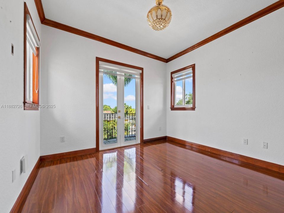 En Venta: $1,700,000 (5 camas, 4 baños, 4933 Pies cuadrados)