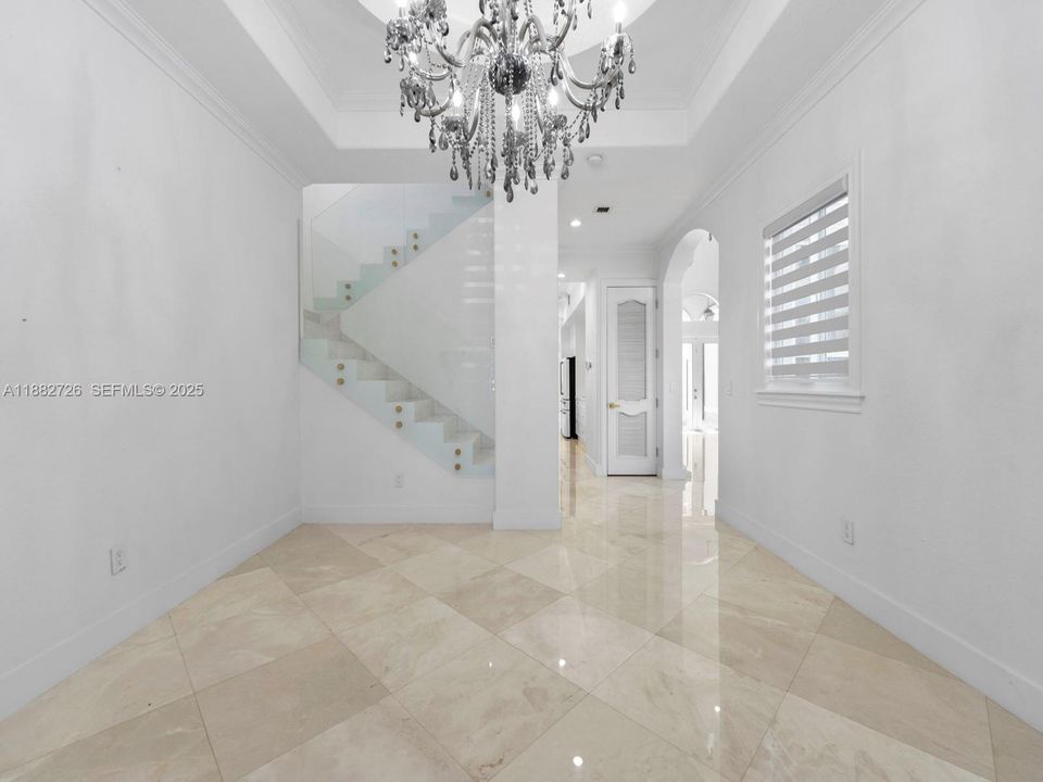 En Venta: $1,700,000 (5 camas, 4 baños, 4933 Pies cuadrados)