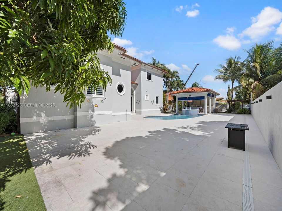 En Venta: $1,700,000 (5 camas, 4 baños, 4933 Pies cuadrados)