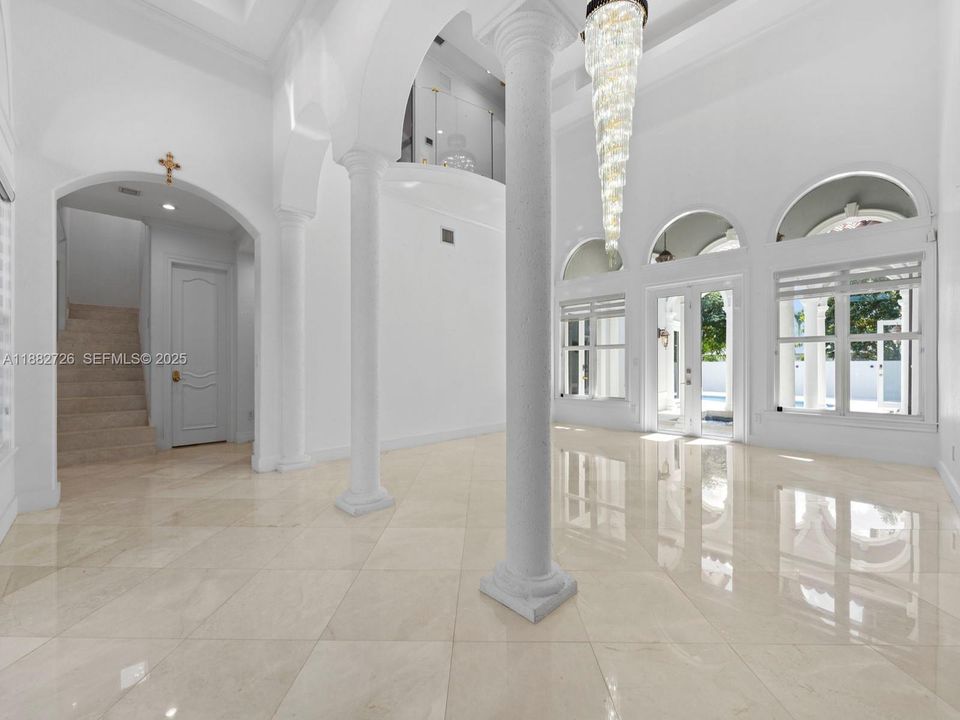 En Venta: $1,700,000 (5 camas, 4 baños, 4933 Pies cuadrados)