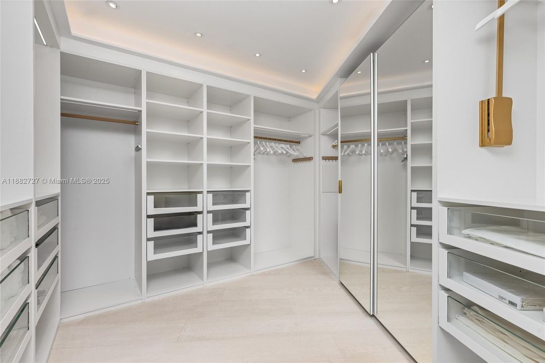 En Venta: $27,500,000 (4 camas, 6 baños, 5680 Pies cuadrados)