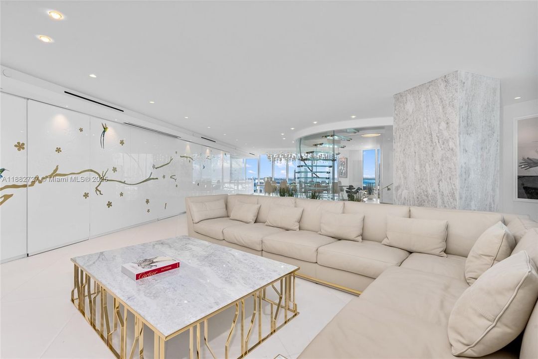 En Venta: $27,500,000 (4 camas, 6 baños, 5680 Pies cuadrados)