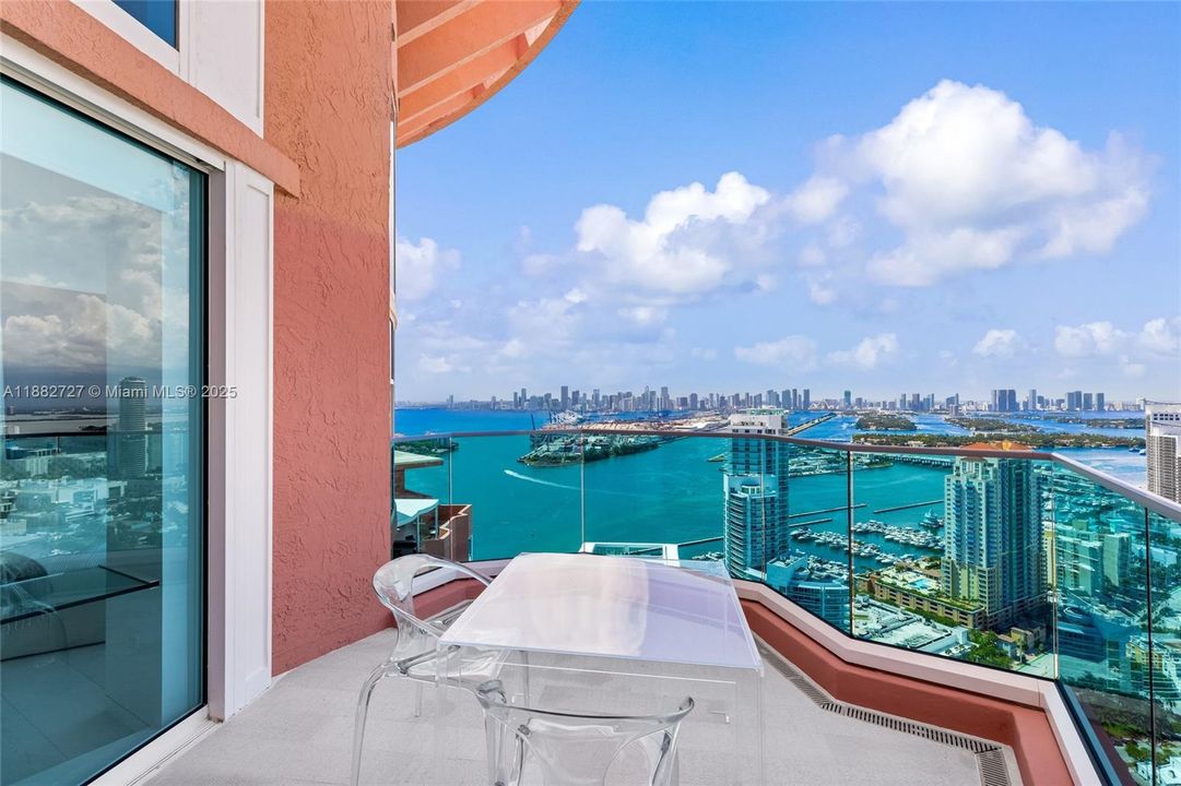 En Venta: $27,500,000 (4 camas, 6 baños, 5680 Pies cuadrados)