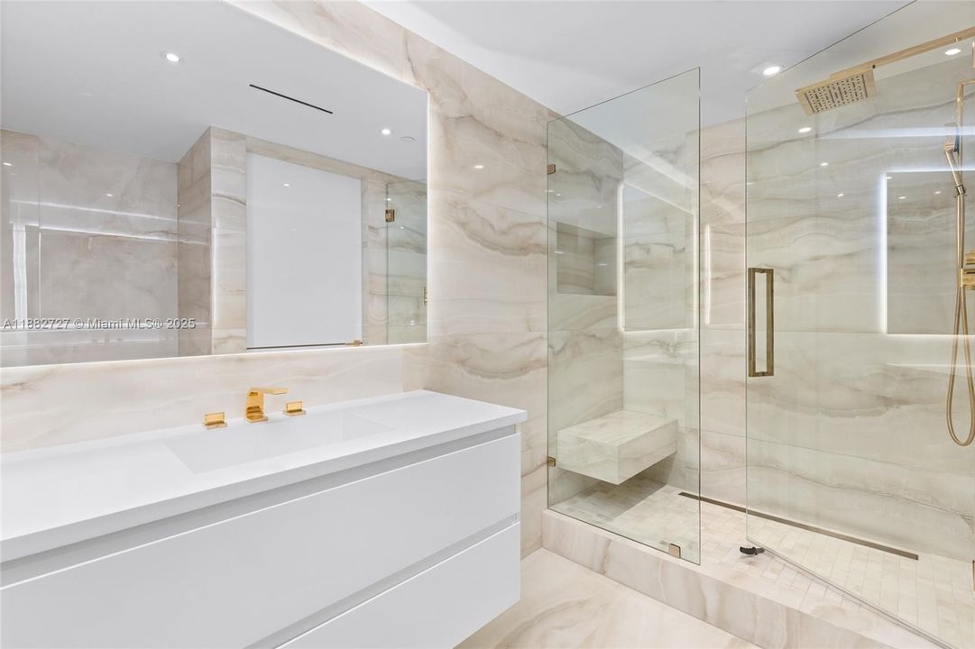 En Venta: $27,500,000 (4 camas, 6 baños, 5680 Pies cuadrados)