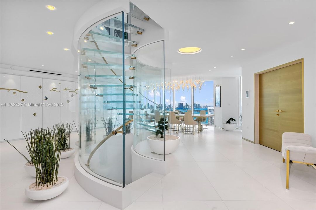 En Venta: $27,500,000 (4 camas, 6 baños, 5680 Pies cuadrados)