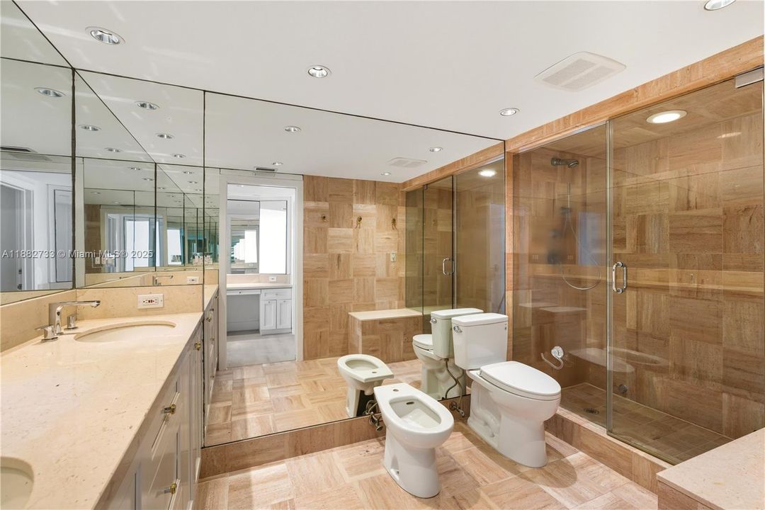 Под контрактом: $12,000 (3 спален, 2 ванн, 1930 Квадратных фут)