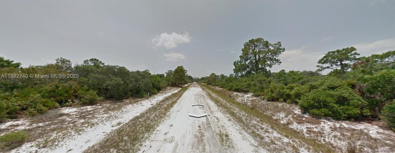 На продажу: $19,900 (0.24 acres)