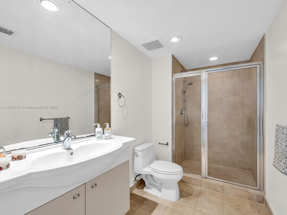 待售: $735,000 (1 贝兹, 1 浴室, 844 平方英尺)