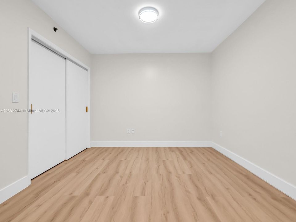 待售: $735,000 (1 贝兹, 1 浴室, 844 平方英尺)