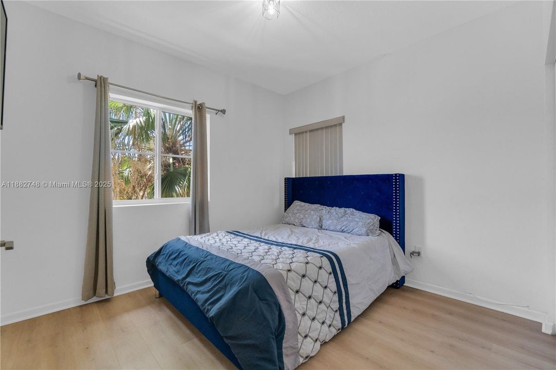 На продажу: $395,990 (3 спален, 2 ванн, 1474 Квадратных фут)