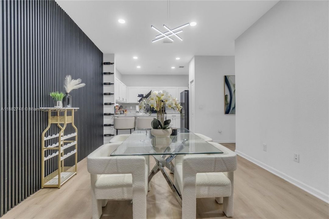 На продажу: $395,990 (3 спален, 2 ванн, 1474 Квадратных фут)