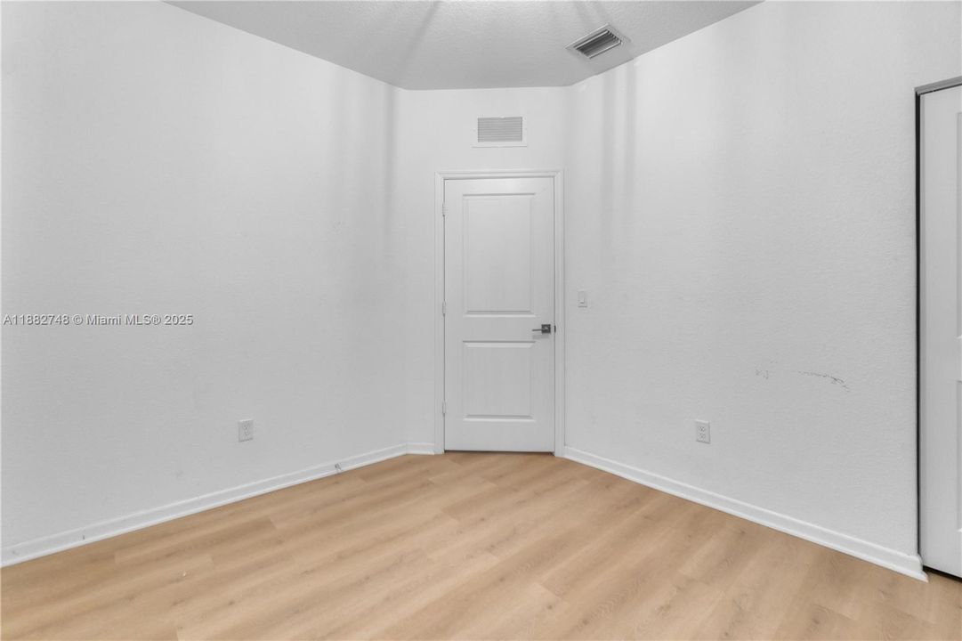 На продажу: $395,990 (3 спален, 2 ванн, 1474 Квадратных фут)