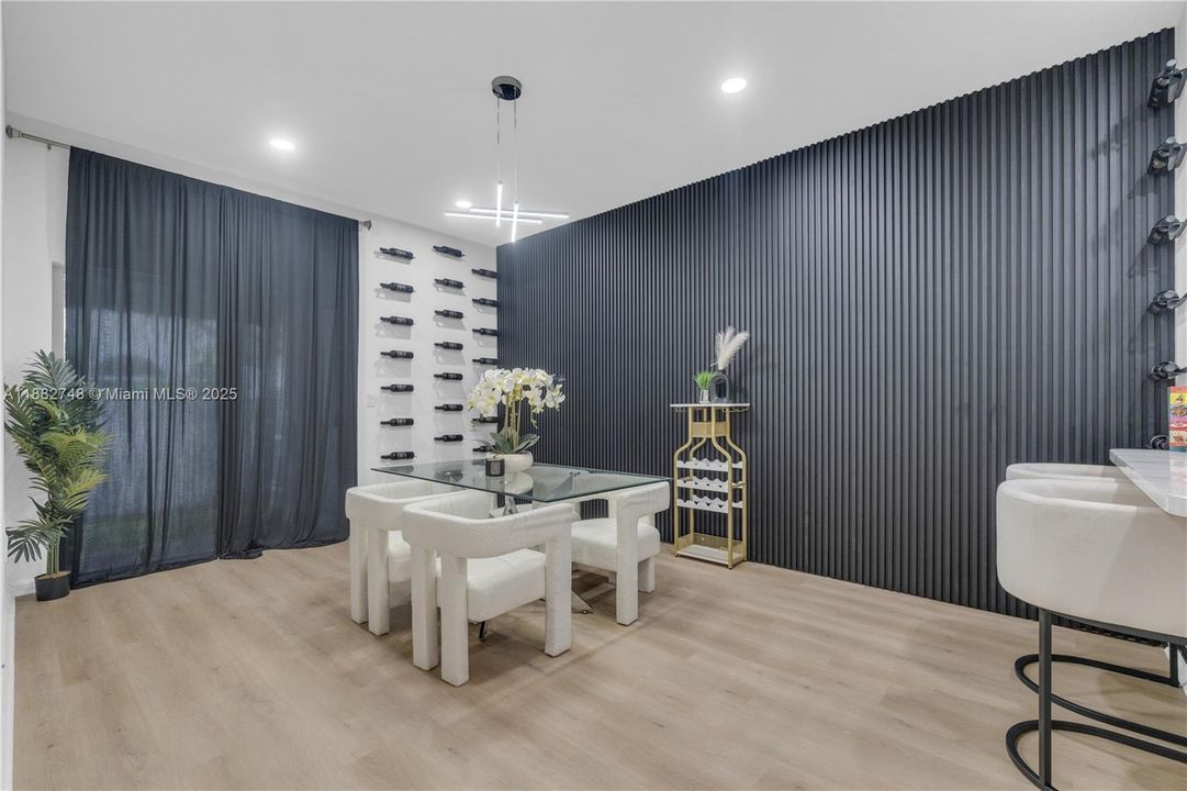 На продажу: $395,990 (3 спален, 2 ванн, 1474 Квадратных фут)