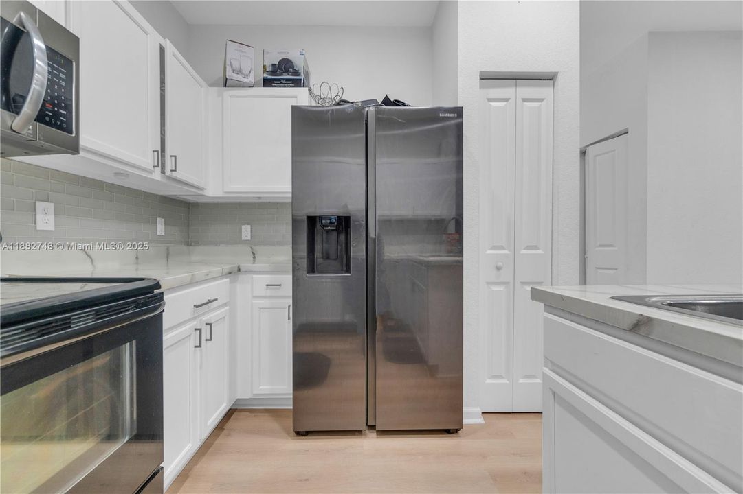 На продажу: $395,990 (3 спален, 2 ванн, 1474 Квадратных фут)