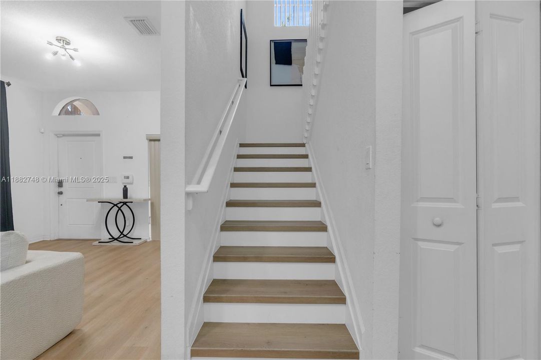 На продажу: $395,990 (3 спален, 2 ванн, 1474 Квадратных фут)