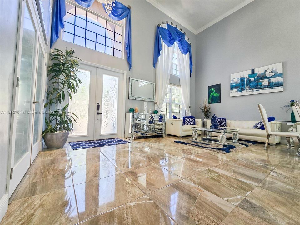 На продажу: $1,159,999 (6 спален, 5 ванн, 3280 Квадратных фут)