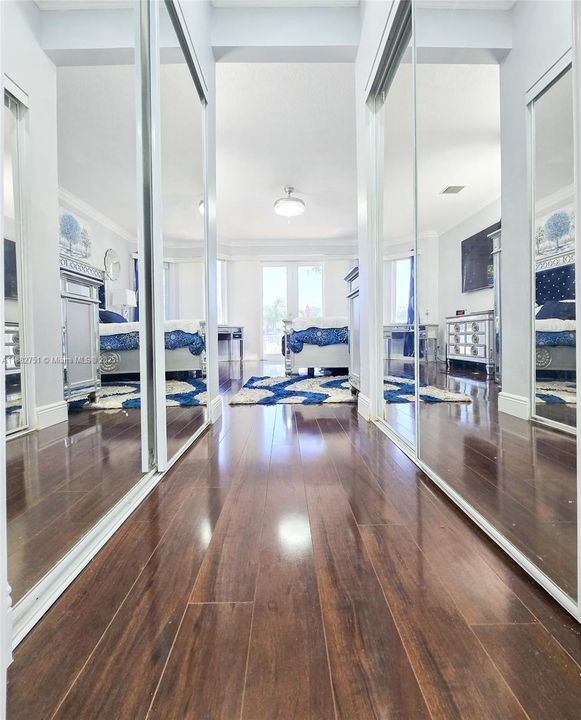 На продажу: $1,159,999 (6 спален, 5 ванн, 3280 Квадратных фут)