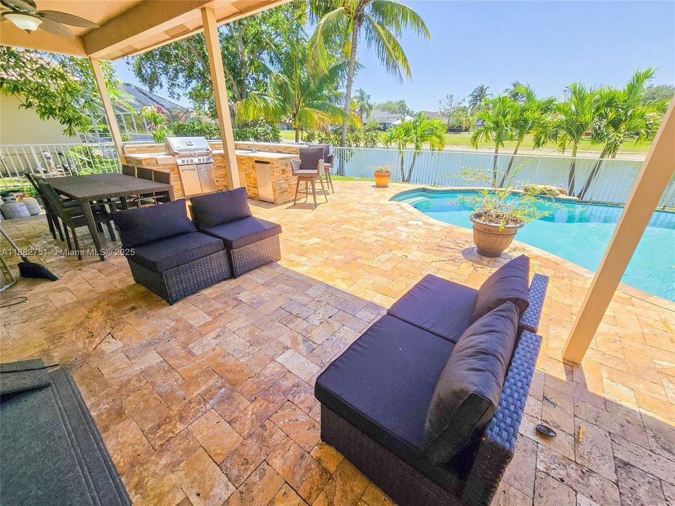 На продажу: $1,159,999 (6 спален, 5 ванн, 3280 Квадратных фут)