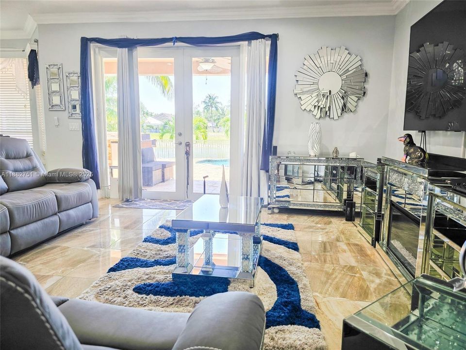 На продажу: $1,159,999 (6 спален, 5 ванн, 3280 Квадратных фут)