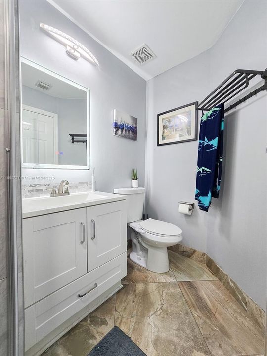 На продажу: $1,159,999 (6 спален, 5 ванн, 3280 Квадратных фут)