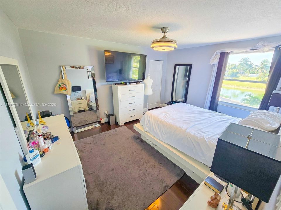 На продажу: $1,159,999 (6 спален, 5 ванн, 3280 Квадратных фут)