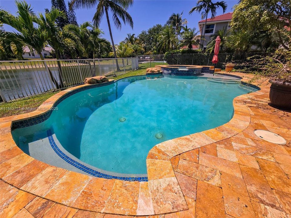 На продажу: $1,159,999 (6 спален, 5 ванн, 3280 Квадратных фут)