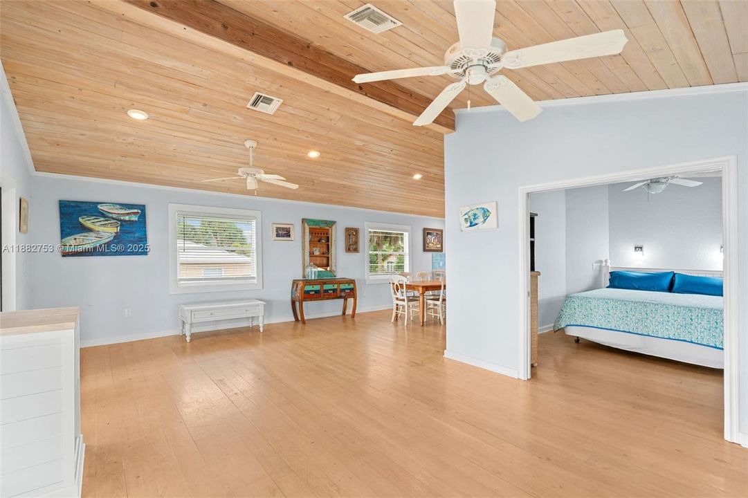 For Sale: $799,000 (3 beds, 2 baths, 1872 Square Feet)