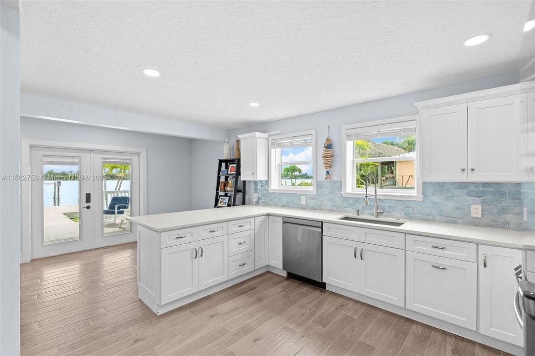 For Sale: $799,000 (3 beds, 2 baths, 1872 Square Feet)