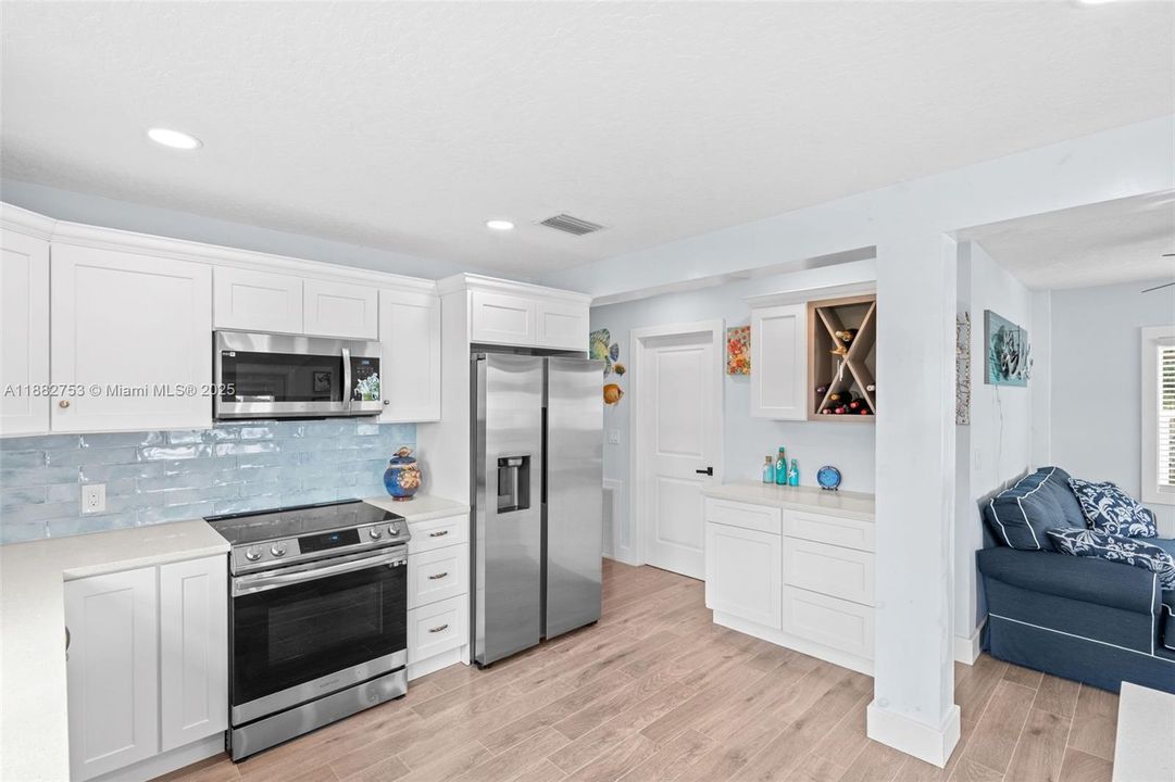 For Sale: $799,000 (3 beds, 2 baths, 1872 Square Feet)