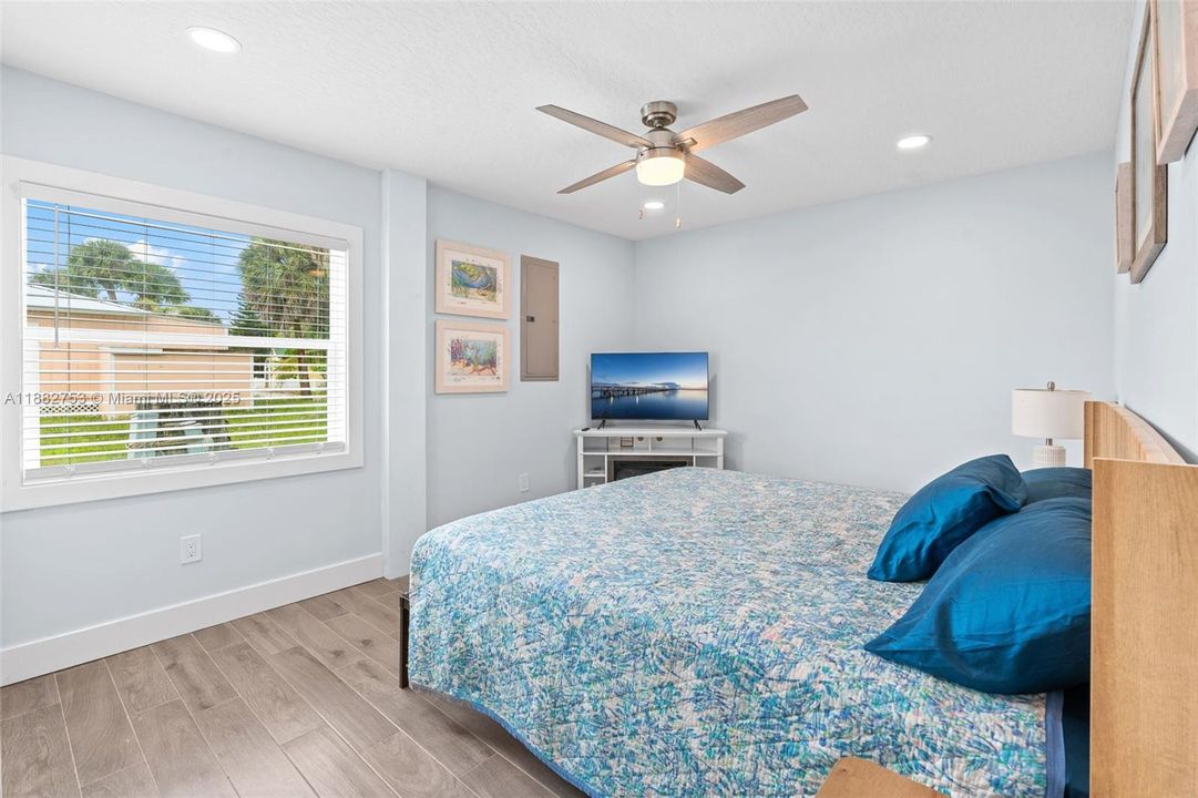 For Sale: $799,000 (3 beds, 2 baths, 1872 Square Feet)