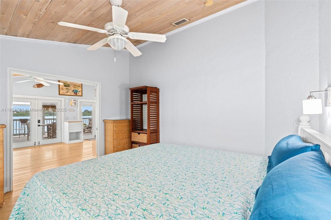 For Sale: $799,000 (3 beds, 2 baths, 1872 Square Feet)