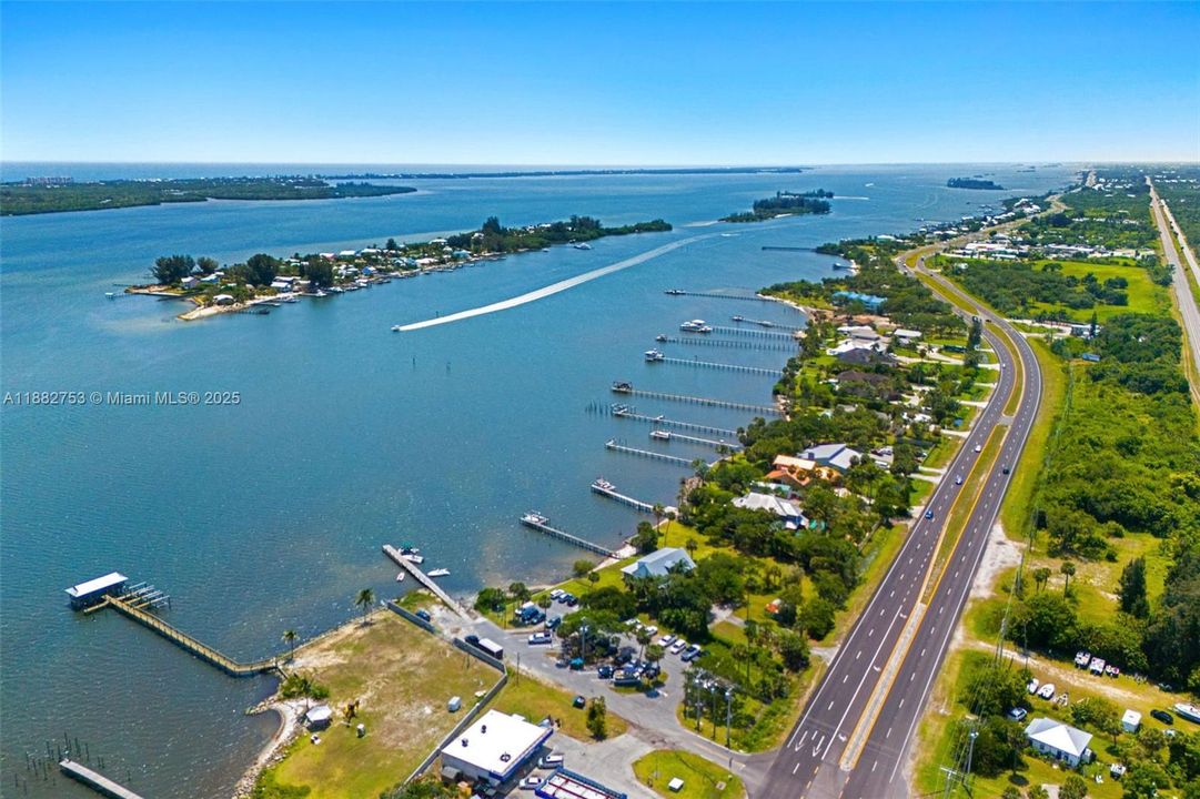 For Sale: $799,000 (3 beds, 2 baths, 1872 Square Feet)