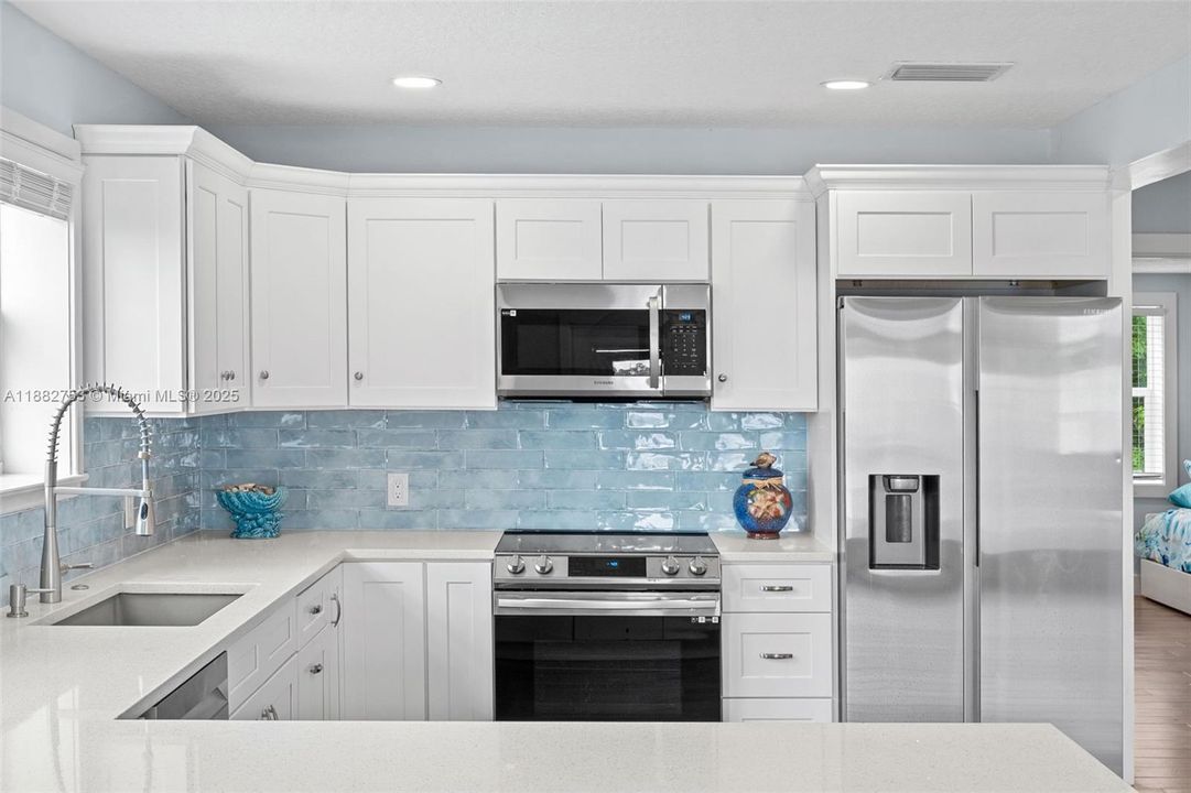 For Sale: $799,000 (3 beds, 2 baths, 1872 Square Feet)