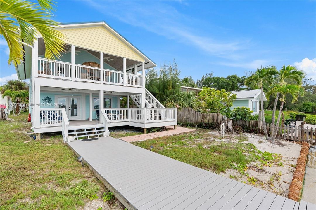 For Sale: $799,000 (3 beds, 2 baths, 1872 Square Feet)