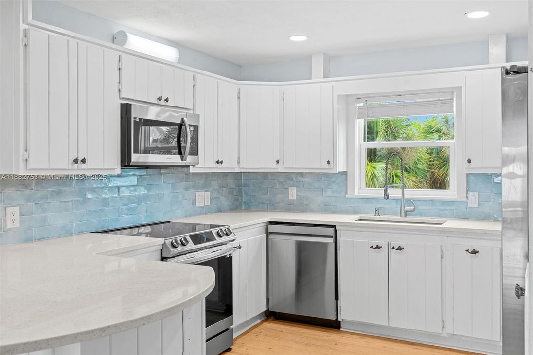 For Sale: $799,000 (3 beds, 2 baths, 1872 Square Feet)