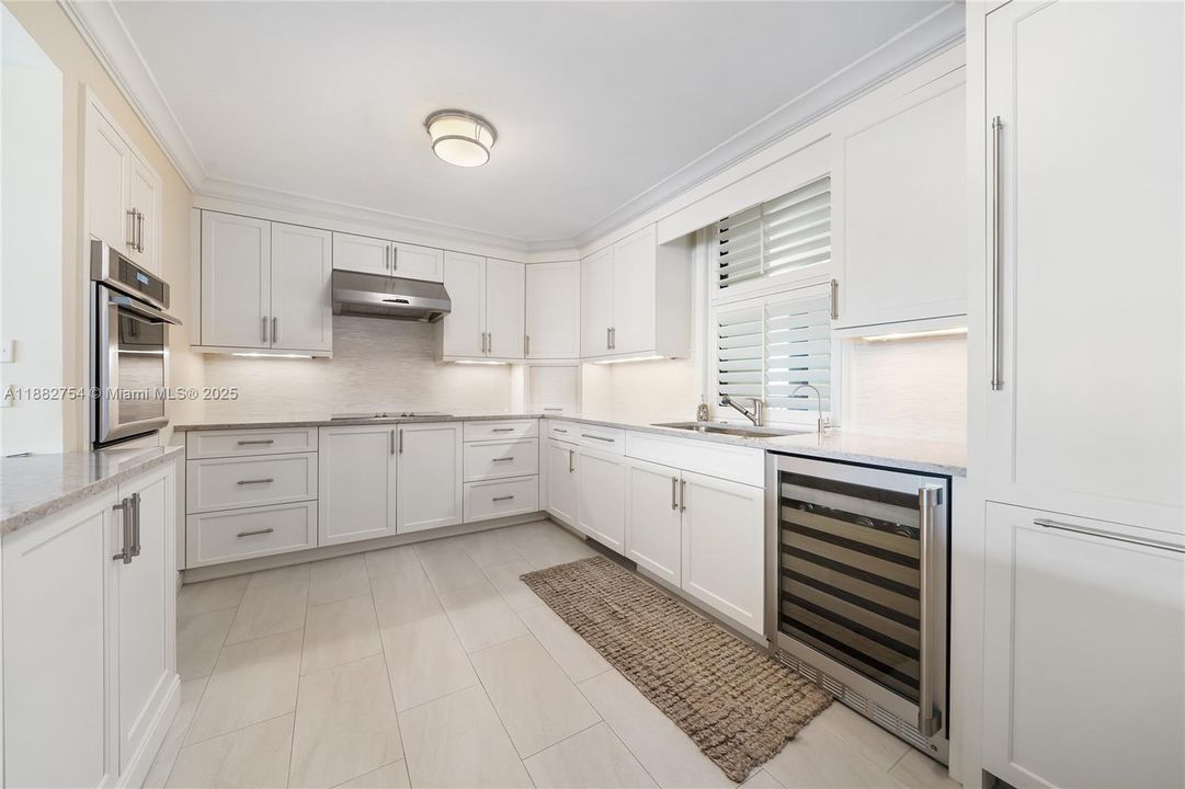 For Sale: $1,695,000 (3 beds, 2 baths, 1700 Square Feet)