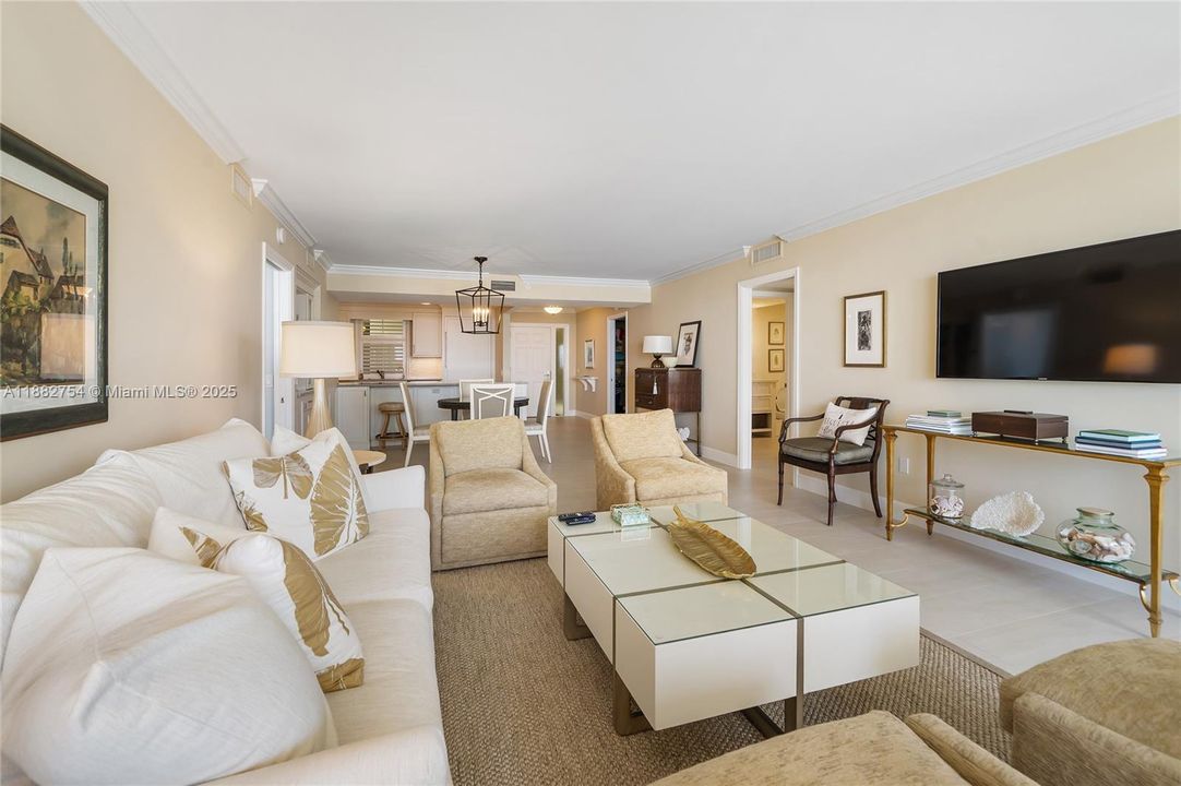 For Sale: $1,695,000 (3 beds, 2 baths, 1700 Square Feet)