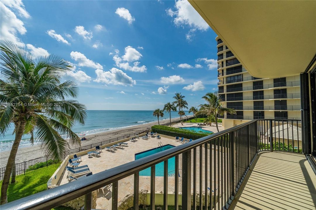 For Sale: $1,695,000 (3 beds, 2 baths, 1700 Square Feet)